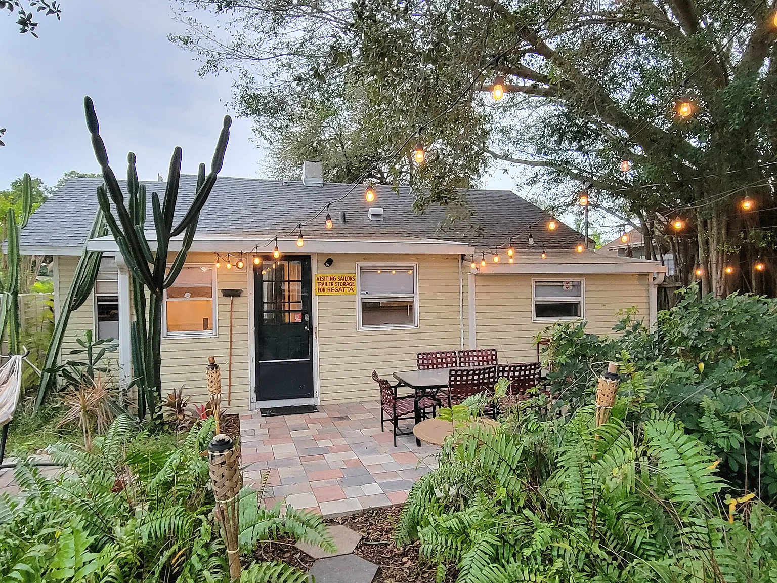 2-bedroom cottage St. Petersburg, FL